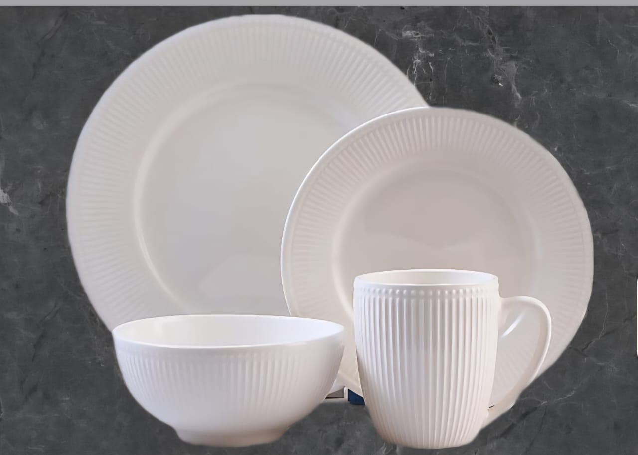 16‑Piece Porcelain Dinner Set